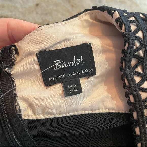 NEW Bardot Allegra Lace Sheath Black Dress size 4/XS - Picture 2 of 8